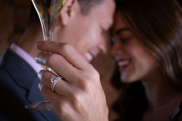 ¡Ideas para una sesión de fotos con tu anillo de compromiso!