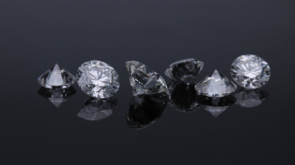 ¿Cuáles son las características del diamante en bruto?