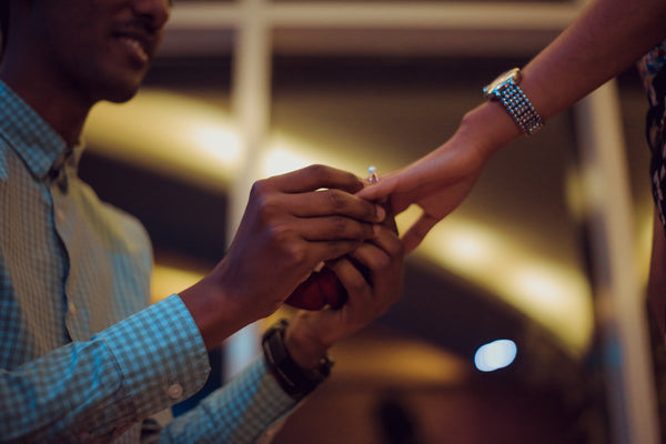 Cómo entregar un anillo de compromiso: 8 ideas originales para proponer matrimonio