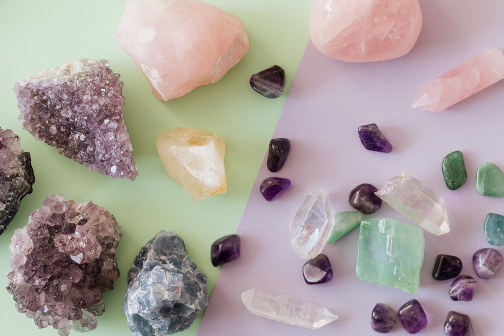 Piedras de colores: guía de grupos de piedras preciosas y tipos de