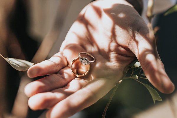 Guía para elegir la piedra preciosa ideal para el anillo de compromiso
