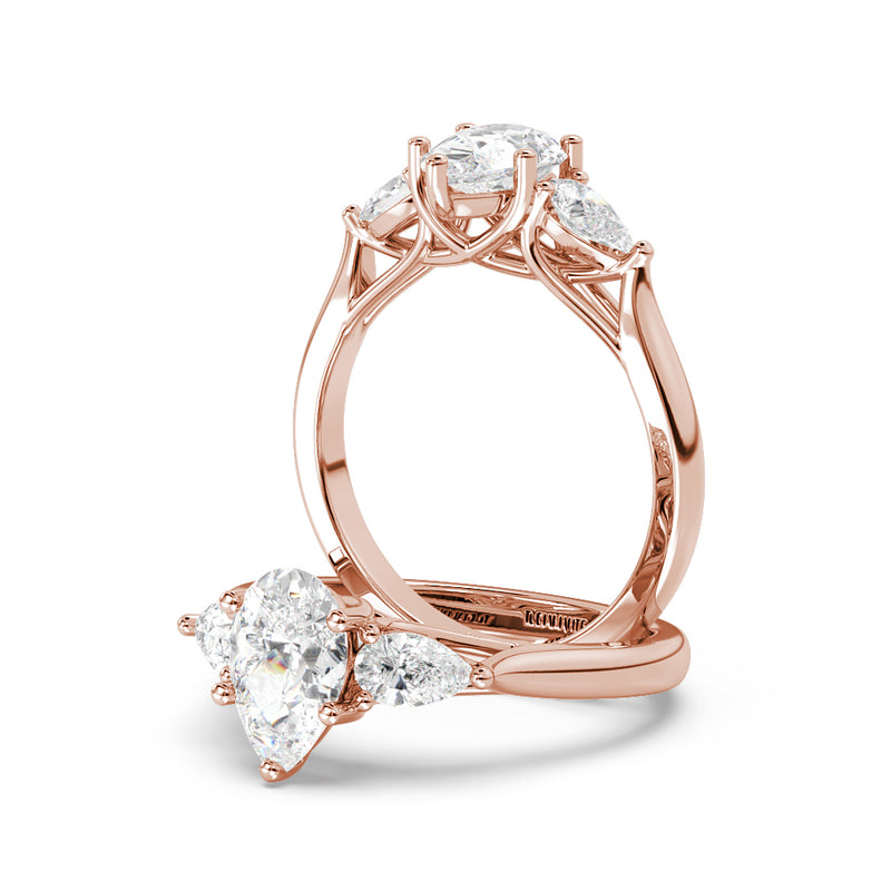 Montura Para Anillo de Compromiso Tres Piedras "Trinity Pera" en Oro Rosa de 18K