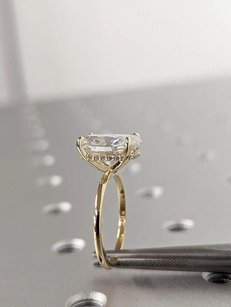 Montura Para Anillo de Compromiso Halo "Luna" en Oro Blanco de 14K